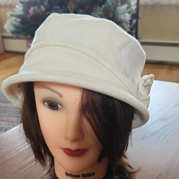 Parkhurst Cream Women's Cotton Knit Hat with Floral Detail Vintage Styled New - Picture 4 of 10